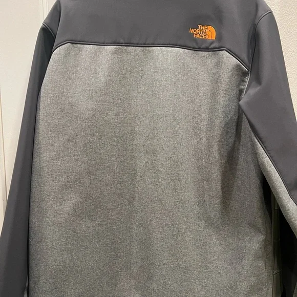 North Face Men’s Softshell Jacket - Picture 2 of 4